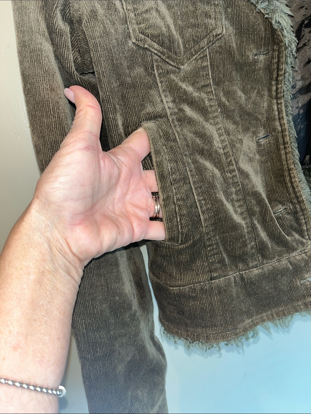 Forever 21 Olive Green Corduroy Cropped Jacket size medium w/ Faux Fur Trim - Picture 5 of 8